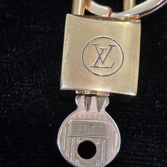 Authentic*LOUIS VUITTON* Padlocks & Keys Bundle for Shannon - Picture 6 of 13